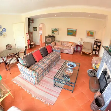 בית נופש Sintra V4 House With Garden In *