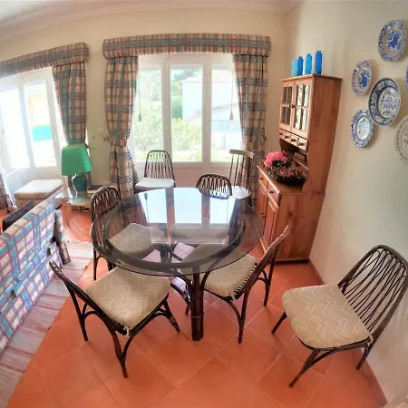 Sintra V4 House With Garden In