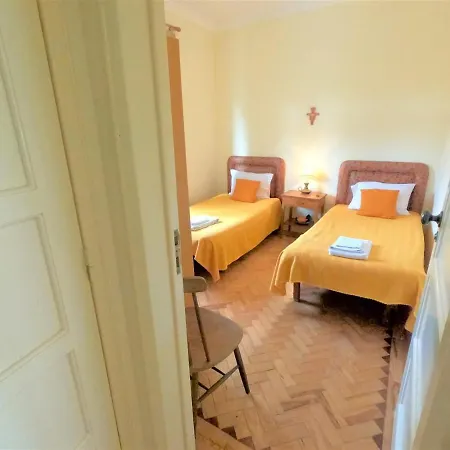 Sintra V4 House With Garden In Colares