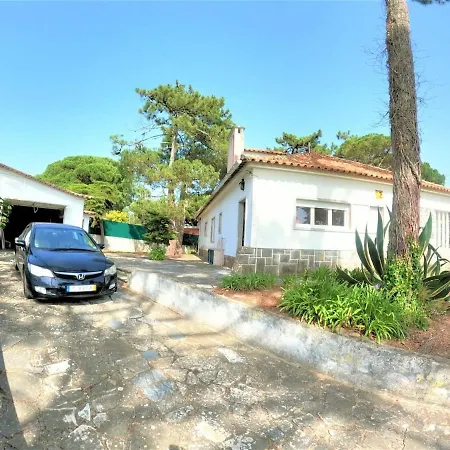 בית נופש Sintra V4 House With Garden In *