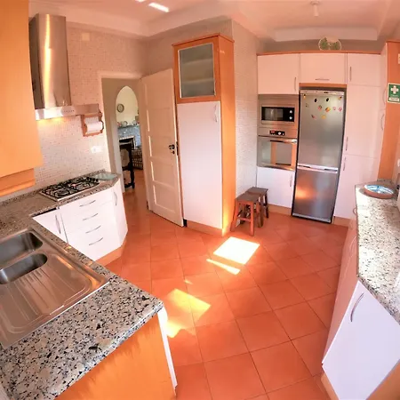 בית נופש Sintra V4 House With Garden In