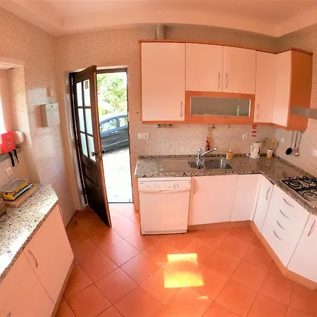 Sintra V4 House With Garden In *